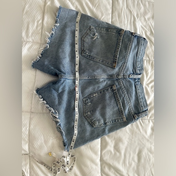 AGOLDE
Riley High Rise Shorts - Picture 10 of 11